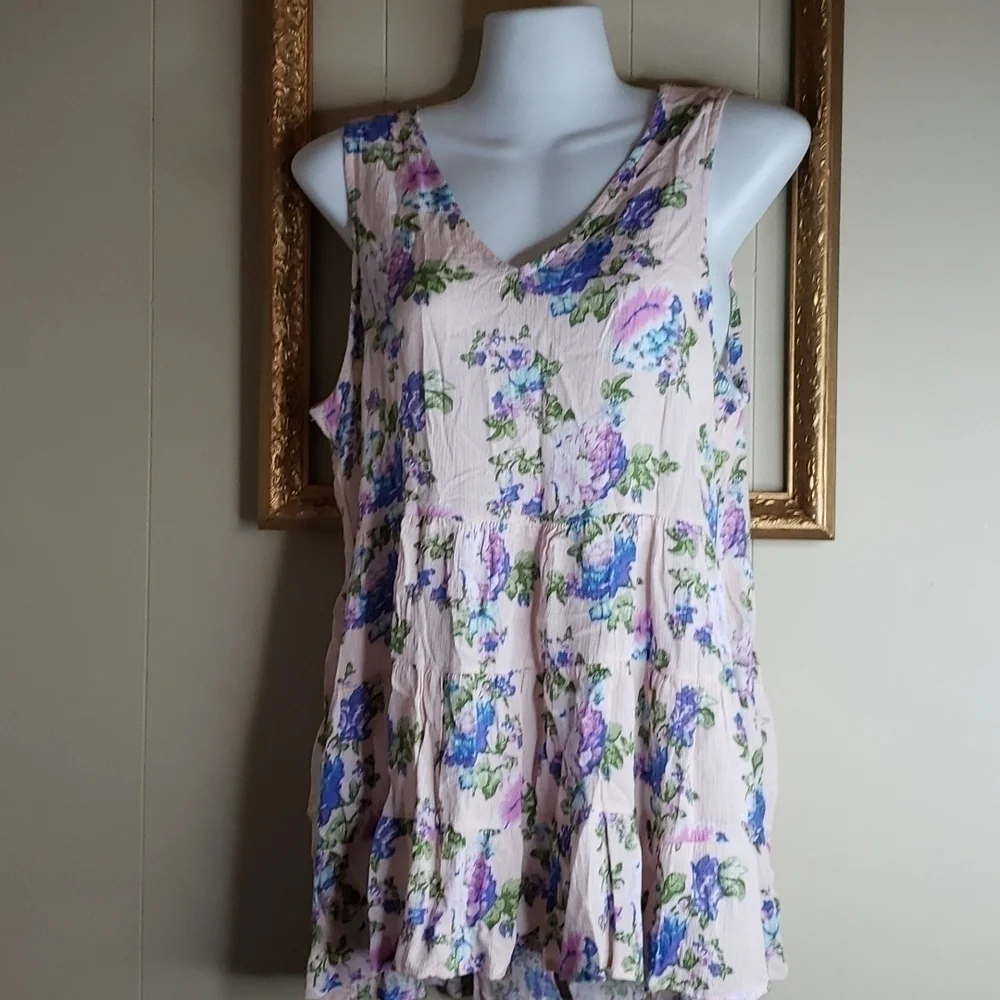 BELLINO Floral Top - Picture 1 of 8